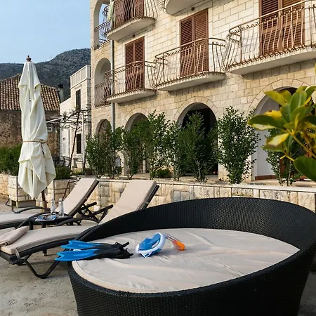 Frankie's Place - Two-bedroom With Terrace And Sea View Apartment