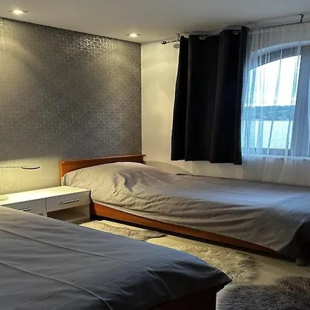 Frankie's Place - Two-bedroom With Terrace And Sea View Apartment