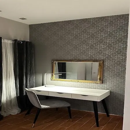 Apartment Frankie's Place - Two-bedroom With Terrace And Sea View