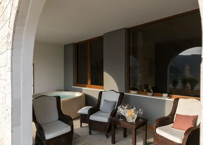 Frankie's Place - Two-bedroom With Terrace And Sea View زاتون