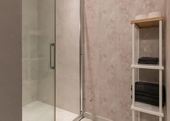 Frankie's Place - Two-bedroom With Terrace And Sea View شقة