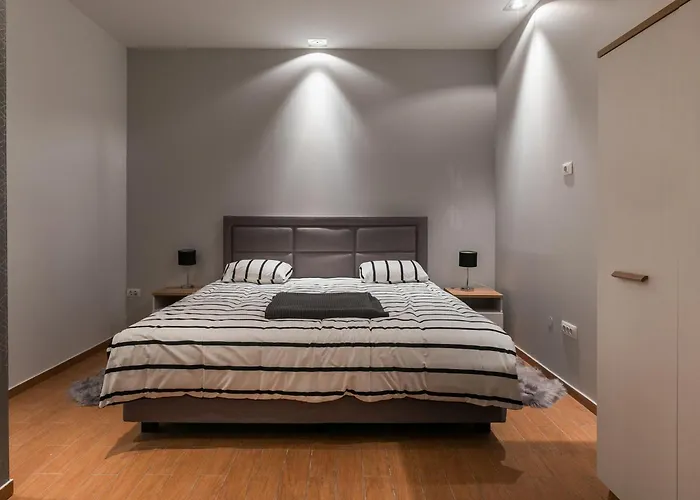 Frankie's Place - Two-bedroom With Terrace And Sea View شقة