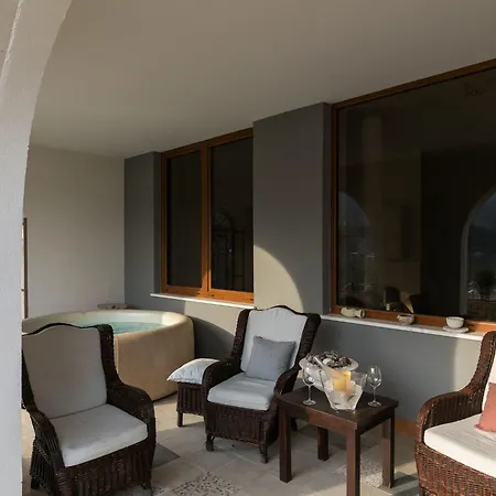 Frankie's Place - Two-bedroom With Terrace And Sea View ザトン