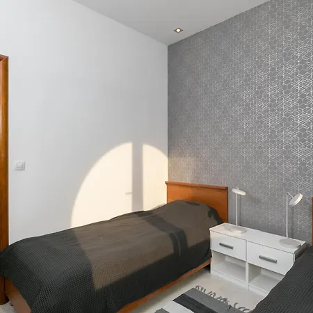 아파트 Frankie's Place - Two-bedroom With Terrace And Sea View *