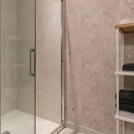 Frankie's Place - Two-bedroom With Terrace And Sea View Apartman