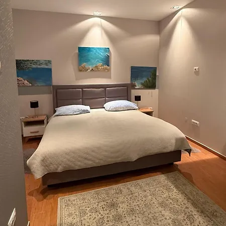 Frankie's Place - Two-bedroom With Terrace And Sea View アパート ザトン
