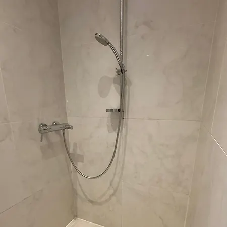 Frankie's Place - Two-bedroom With Terrace And Sea View アパート ザトン